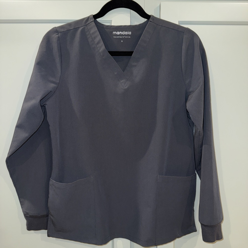 Mandala Scrub Top Gray Small Woven with Equa-Tek Technology Unisex Long Sleeve‎